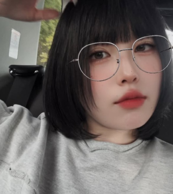 中の人の年齢は？公開情報と推測の整理